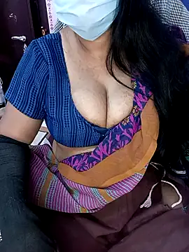 Snapshot of KannadaTamilTeluguBeauty chatting on February 9, 2026, 3:10 pm KannadaTamilTeluguBeauty online show from February 9, 2026, 3:10 pm