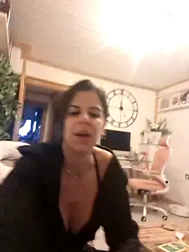 Snapshot of Alexis21821 chatting on November 28, 2025, 8:03 am Alexis21821 online show from November 28, 2025, 8:03 am