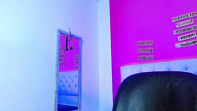 Snapshot of EL_VENEZOLANO_22CM chatting on October 13, 2025, 4:03 am EL VENEZOLANO 22CM online show from October 13, 2025, 4:03 am