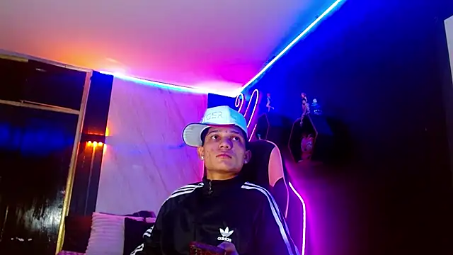 Snapshot of EL_VENEZOLANO_22CM chatting on May 20, 2026, 4:53 am EL VENEZOLANO 22CM online show from May 20, 2026, 4:53 am