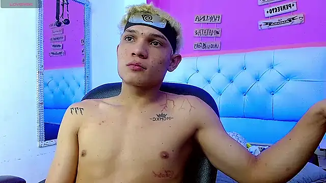 Snapshot of EL_VENEZOLANO_22CM chatting on October 8, 2025, 4:58 am EL VENEZOLANO 22CM online show from October 8, 2025, 4:58 am