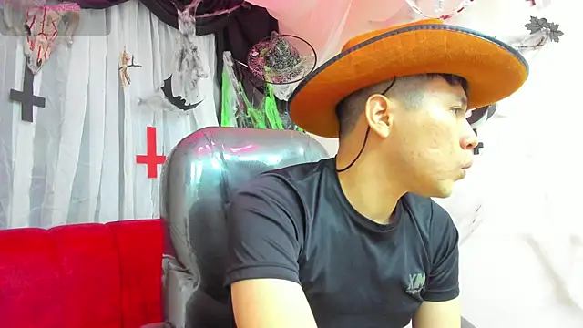 Snapshot of Nick_Wolff chatting on October 23, 2025, 5:50 am Nick Wolff online show from October 23, 2025, 5:50 am