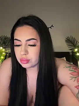 Snapshot of Andrestarr chatting on November 17, 2025, 6:23 pm Andrestarr online show from November 17, 2025, 6:23 pm