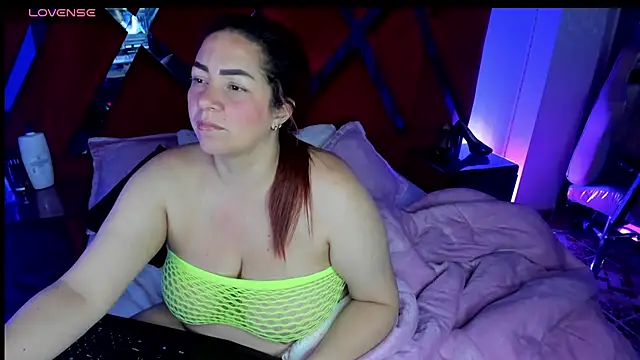 alexiaystive3 online show from October 12, 2025, 10:38 am