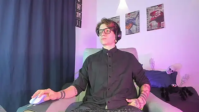 Snapshot of Jerry_Cole chatting on October 22, 2025, 1:27 am Jerry Cole online show from October 22, 2025, 1:27 am