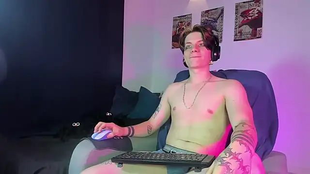 Snapshot of Jerry_Cole chatting on October 15, 2025, 2:43 am Jerry Cole online show from October 15, 2025, 2:43 am