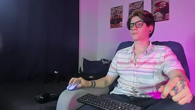 Snapshot of Jerry_Cole chatting on October 9, 2025, 1:17 am Jerry Cole online show from October 9, 2025, 1:17 am