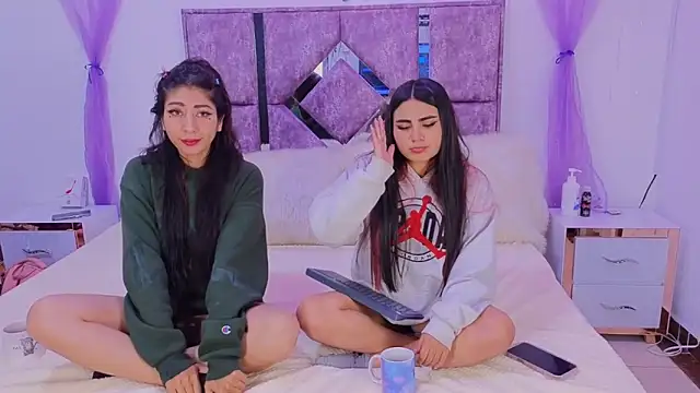 Snapshot of danilu_and_eva21 chatting on October 11, 2025, 8:32 pm danilu and eva21 online show from October 11, 2025, 8:32 pm