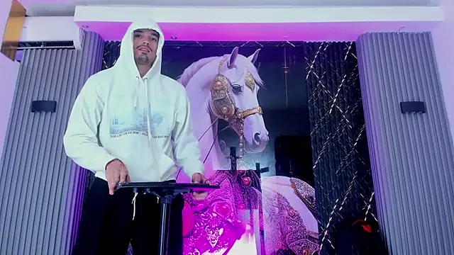 Iam Steven online show from November 10, 2025, 12:21 pm