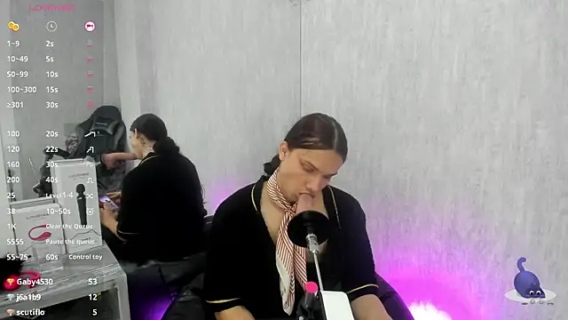 Snapshot of Almaazz chatting on October 26, 2025, 8:04 am Almaazz online show from October 26, 2025, 8:04 am