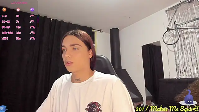 Snapshot of Almaazz chatting on December 1, 2025, 12:11 am Almaazz online show from December 1, 2025, 12:11 am