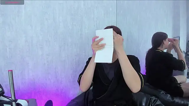 Snapshot of Almaazz chatting on October 11, 2025, 7:59 pm Almaazz online show from October 11, 2025, 7:59 pm