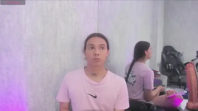 Snapshot of Almaazz chatting on October 16, 2025, 8:50 pm Almaazz online show from October 16, 2025, 8:50 pm