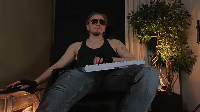 Vincent Hardman online show from May 1, 2026, 8:03 pm