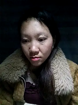 bonnie-00 online show from December 4, 2025, 10:42 pm