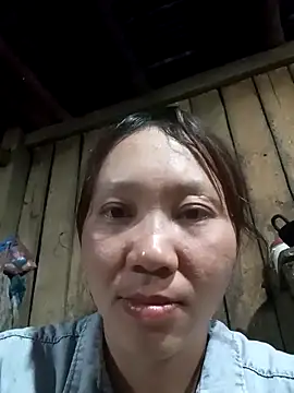 bonnie-00 online show from May 5, 2026, 12:52 pm