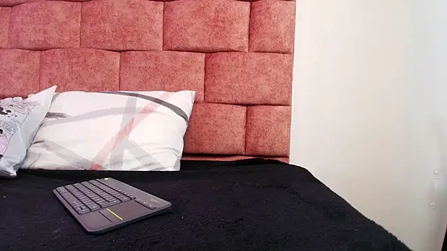 very slut online show from September 17, 2025, 3:36 pm