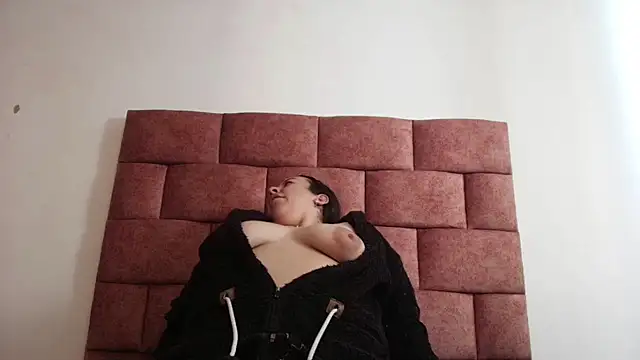 very slut online show from September 13, 2025, 3:23 pm