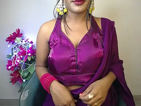 Snapshot of Naughtyy_stripgirl chatting on October 28, 2025, 5:56 pm Naughtyy stripgirl online show from October 28, 2025, 5:56 pm