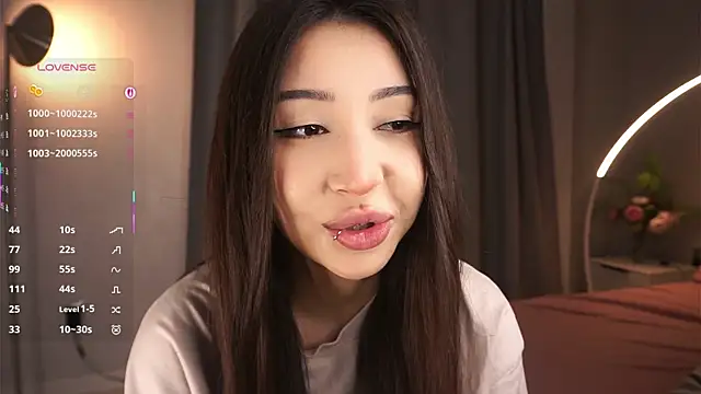 EleonorSimmes online show from September 28, 2025, 5:42 pm