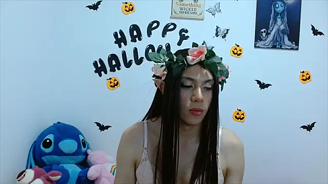 PinkLuna LolaBloom online show from November 1, 2025, 2:51 am