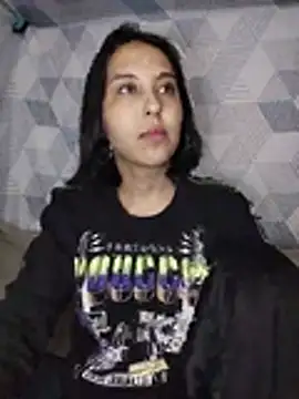 melzinhah03 online show from June 6, 2026, 12:38 am