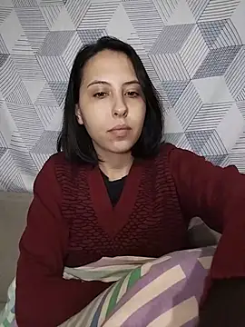 melzinhah03 online show from June 26, 2026, 1:44 am