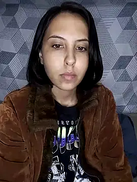 melzinhah03 online show from May 15, 2026, 11:14 pm