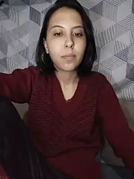 melzinhah03 online show from June 3, 2026, 1:06 am