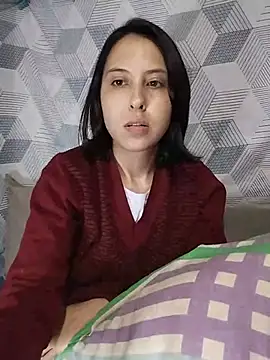 melzinhah03 online show from June 11, 2026, 3:03 am
