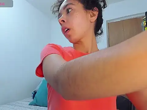 Snapshot of Annie_rosse1017 chatting on October 18, 2025, 1:51 am Annie rosse1017 online show from October 18, 2025, 1:51 am