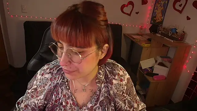 Snapshot of Miacatsito3 chatting on May 12, 2026, 5:15 am Miacatsito3 online show from May 12, 2026, 5:15 am