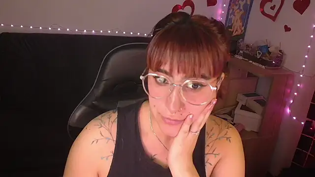 Snapshot of Miacatsito3 chatting on May 26, 2026, 4:10 am Miacatsito3 online show from May 26, 2026, 4:10 am