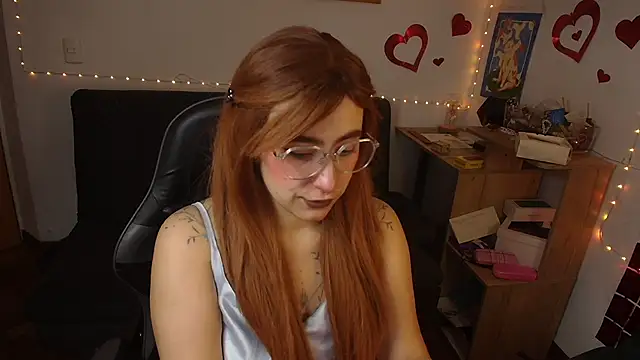 Snapshot of Miacatsito3 chatting on May 19, 2026, 5:03 am Miacatsito3 online show from May 19, 2026, 5:03 am