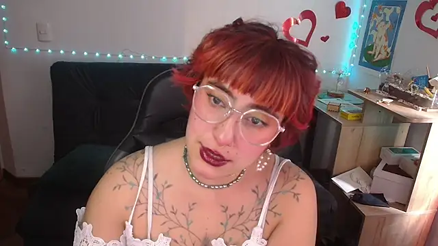 Miacatsito3 online show from April 24, 2026, 8:22 pm