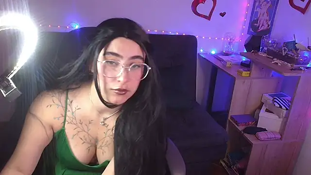 Snapshot of Miacatsito3 chatting on June 1, 2026, 4:13 am Miacatsito3 online show from June 1, 2026, 4:13 am