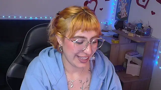 Snapshot of Miacatsito3 chatting on June 16, 2026, 6:13 am Miacatsito3 online show from June 16, 2026, 6:13 am