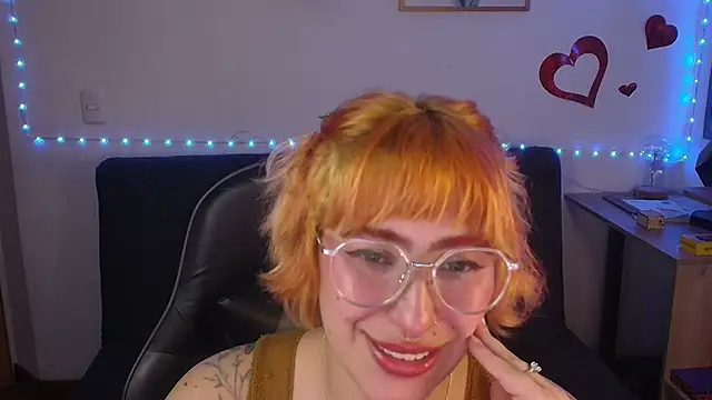 Snapshot of Miacatsito3 chatting on June 5, 2026, 6:52 am Miacatsito3 online show from June 5, 2026, 6:52 am