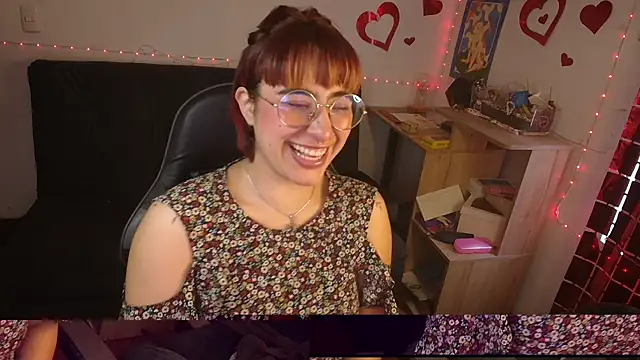 Snapshot of Miacatsito3 chatting on May 12, 2026, 10:27 pm Miacatsito3 online show from May 12, 2026, 10:27 pm