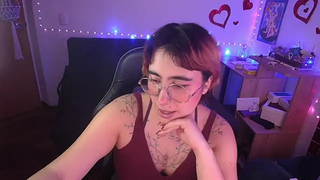 Miacatsito3 online show from April 22, 2026, 5:36 am