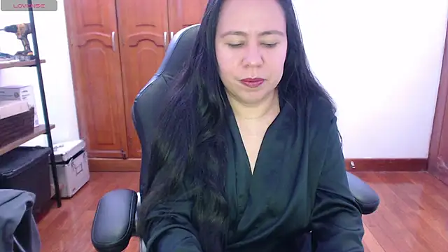 alexandraa19 online show from October 11, 2025, 4:02 am