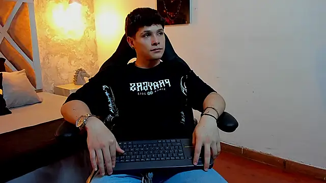 Snapshot of kraven_lust chatting on June 5, 2026, 3:11 am kraven lust online show from June 5, 2026, 3:11 am