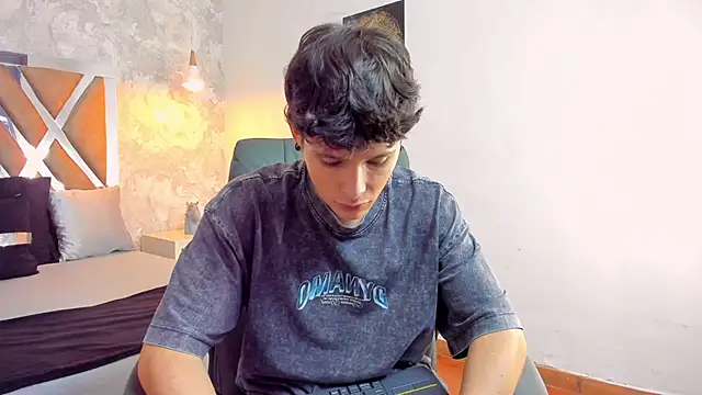 Snapshot of kraven_lust chatting on December 3, 2025, 3:07 am kraven lust online show from December 3, 2025, 3:07 am