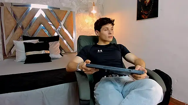 Snapshot of kraven_lust chatting on November 26, 2025, 3:06 am kraven lust online show from November 26, 2025, 3:06 am