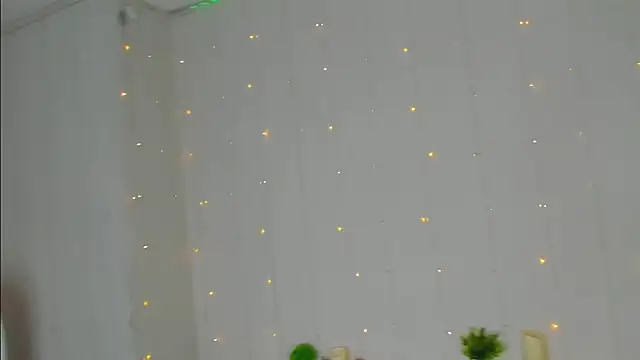 Amanda Reedd online show from November 7, 2025, 8:52 am