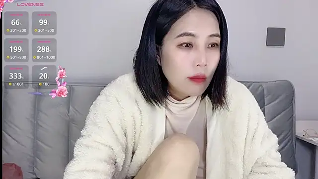 Snapshot of Miraitowa_ chatting on January 13, 2026, 3:21 am Miraitowa online show from January 13, 2026, 3:21 am