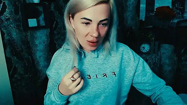 Snapshot of EmmaCat_ chatting on October 27, 2025, 6:25 am EmmaCat online show from October 27, 2025, 6:25 am