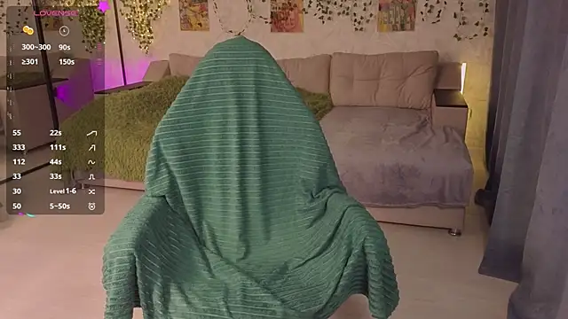 Snapshot of Aki_nohana chatting on October 31, 2025, 12:46 pm Aki nohana online show from October 31, 2025, 12:46 pm