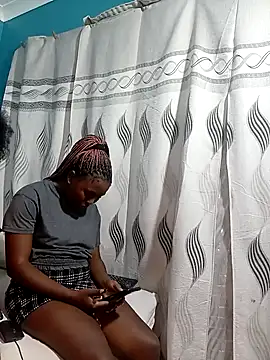 BlondieBitch online show from November 6, 2025, 2:32 pm