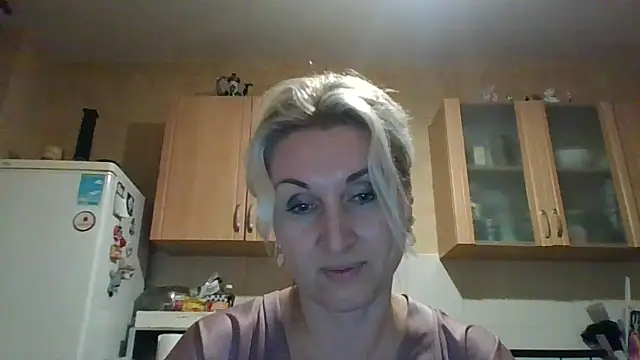 Tovelyn online show from October 5, 2025, 3:36 pm
